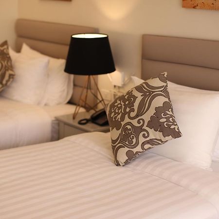 Via Appia Tagaytay Hotel Tagaytay City Bagian luar foto