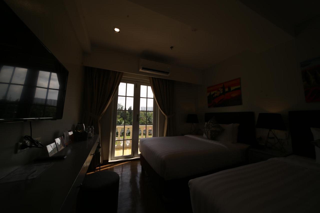 Via Appia Tagaytay Hotel Tagaytay City Bagian luar foto